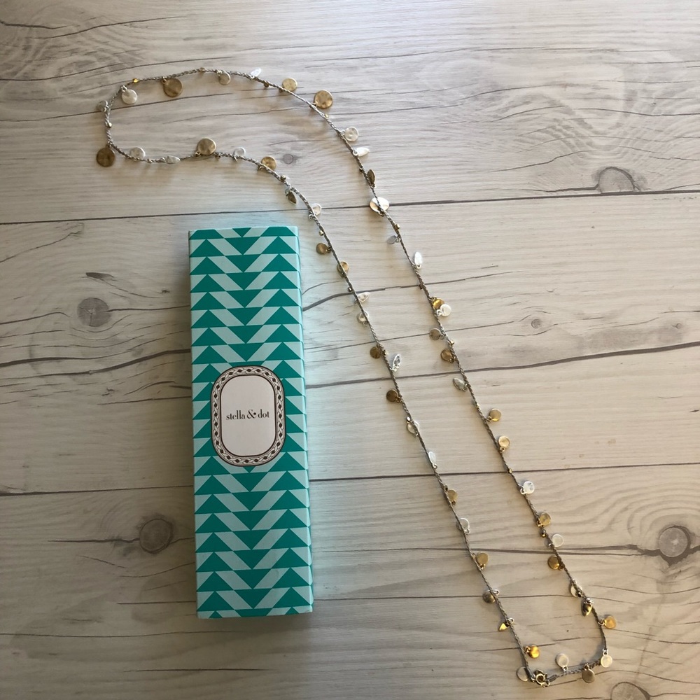 NIB Stella & Dot Setta Medallion Necklace
